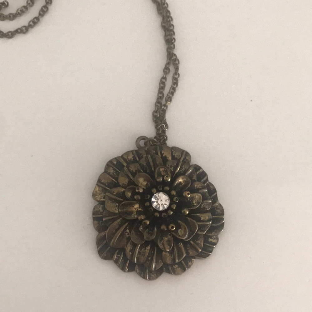 Flower necklace